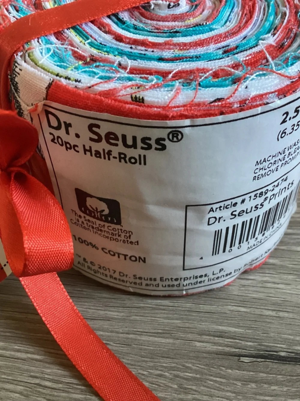 Robert Kaufman Dr. Seuss 20pc half-roll Quilting Cotton Fabric Sampler Jellyroll